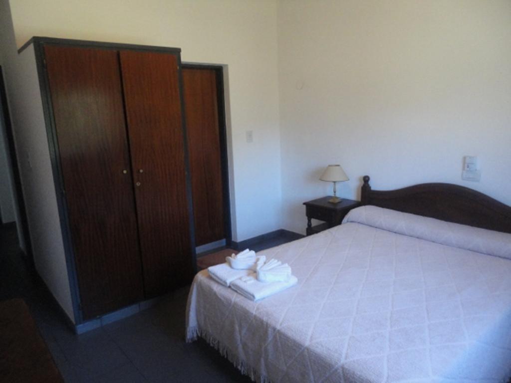 Hotel Lujan Lujan  Phòng bức ảnh