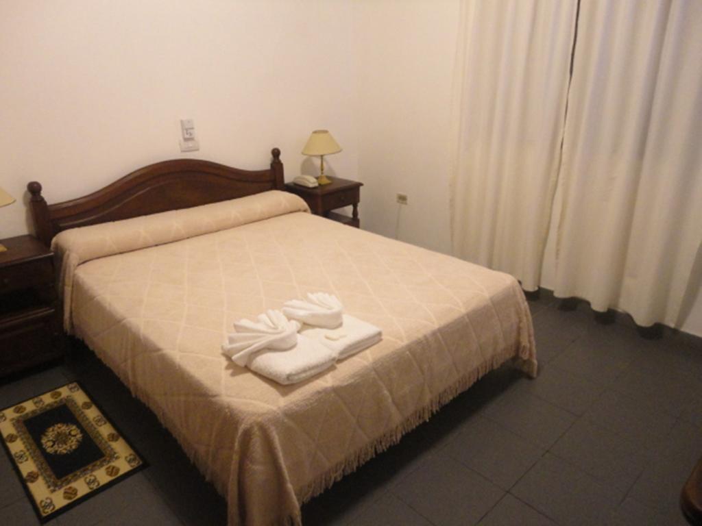 Hotel Lujan Lujan  Phòng bức ảnh
